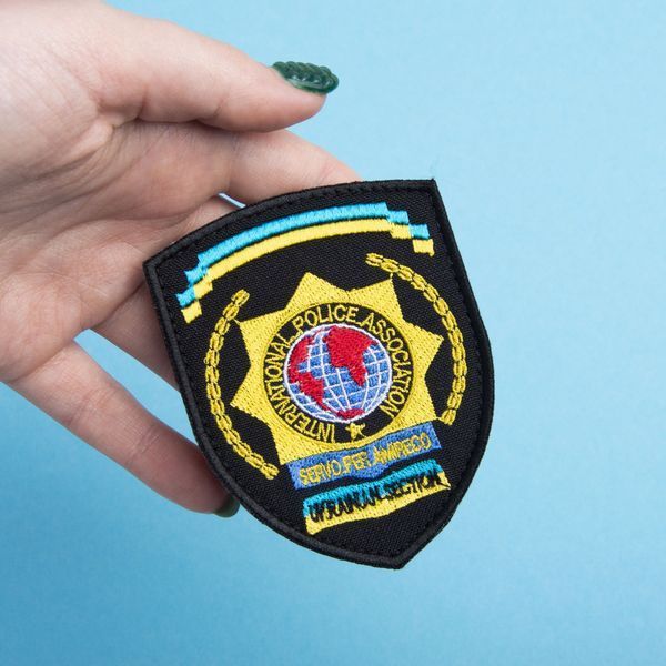 Шеврон нашивка на липучке International Police Association 7х9 см 800029586 фото