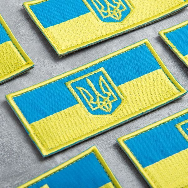 Шеврон на липучці Прапор із Тризубцем польова версія чорний 5,5х10,5 см яскраво-червоний/блакіт 800029477*002 фото