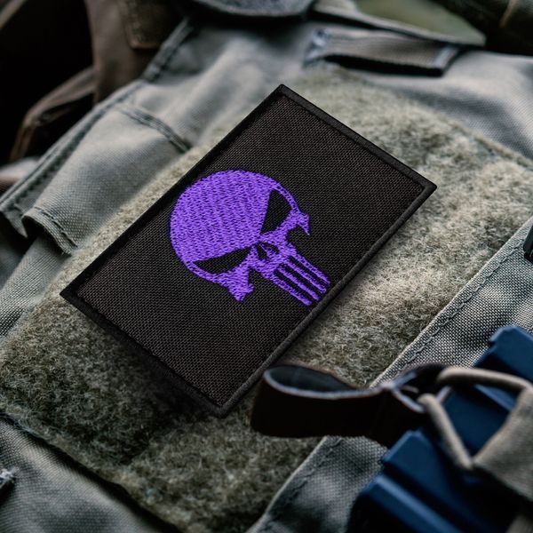 Набор шевронов 2 шт. с липучкой PUNISHER Череп Каратель фиолетовый, вышитый патч 5х8 см 800029913 фото