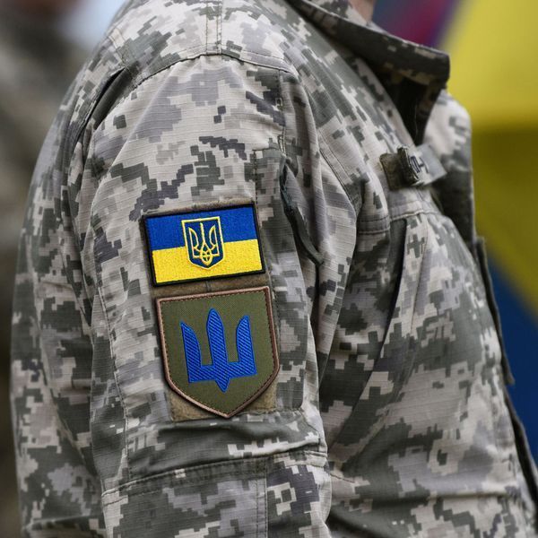 Шеврон нашивка з липучкою Прапор України з гербом 5х8 см, вишитий патч 800029798 фото