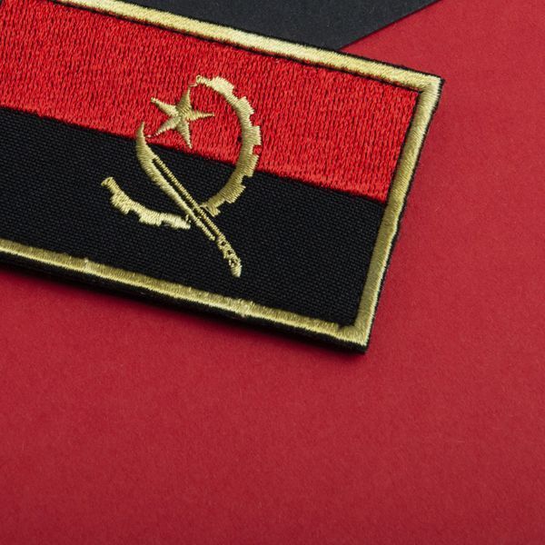Набір шевронів 2 шт з липучкою Прапор Анголи 5х8 см, вишитий патч 800029804 фото