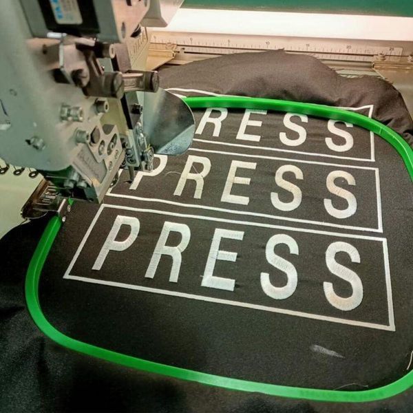 Шеврон нашивка на липучке для журналистов PRESS ПРЕССА, вышитый патч 8х25 см 800029419 фото