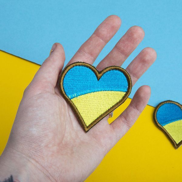 Шеврон 2 шт нашивка на липучке Флаг Украины Сердце, вышитый патч 6х6,5 см 800029424 фото