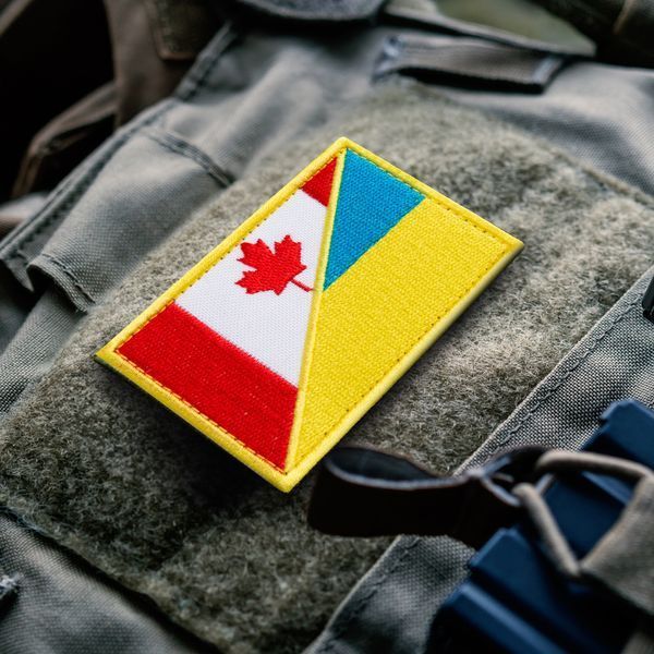 Набір шевронів 2 шт з липучкою Прапор України та Канади 5х8 см 800029861 фото